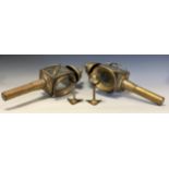 Brass coaching lamps with wall fittings (2)