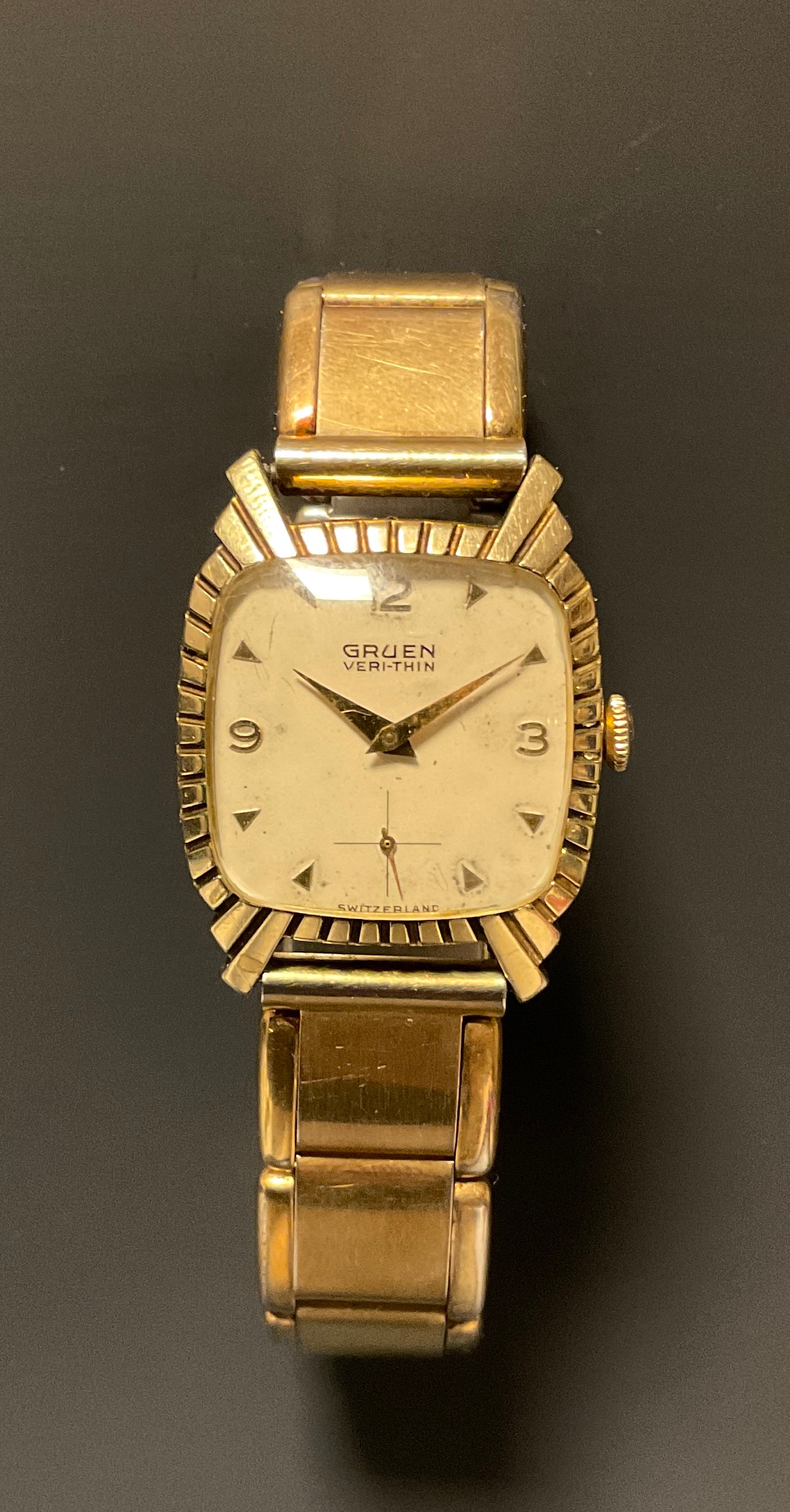 Gruen - Veri-Thin 1930s bracelet wristwatch, 26mm wide case, cream dial, Arabic numeral and