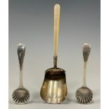 A Victorian silver caddy spoon, mother of pearl handle, Hilliard & Thomason, Birmingham 1899; pair