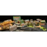 OO Gauge - large quantity of Hornby and other model buildings and accessories including steel