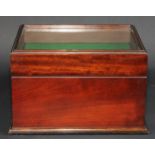 A mahogany connoisseur's table cabinet, the stacking upper stage with glazed bijouterie display, the