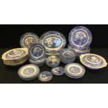 Ceramics - table china, Willow pattern dinner set , for six inc, three tureens, dinner, side and