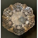 A George V silver pierced undulating octagonal bowl, Viners, Sheffield 1911, 19cm wide, 6.3ozt