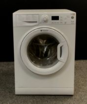 A Hotpoint washing machine, ‘Futura’ model number WMFG741, 7kg maximum capacity.