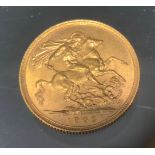 An Edward VII sovereign 1904, Sydney mint, 8g