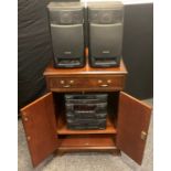 An Aiwa Z-M2600 Compact disc stereo system, complete with 3-way bass reflex speaker system; stereo