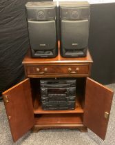 An Aiwa Z-M2600 Compact disc stereo system, complete with 3-way bass reflex speaker system; stereo