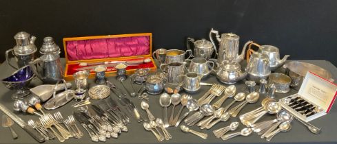 Plated ware - a set of six silver tea spoons, Sheffield, c.1931, a four piece planished pewter tea