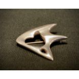 An Ernest A Blyth for Ivan Tarrant silver brooch, Abstract Amoeba,4.5cm long, Birmingham 1968, 13.