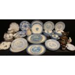 19th century and early 20th century ceramics - Staffordshire, etc, blue and white plates