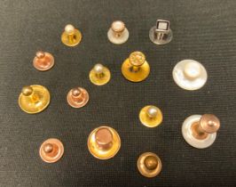 Jewellery - five 9ct gold mounted shirt studs, three with seed pearl tips, 4.6g gross; other