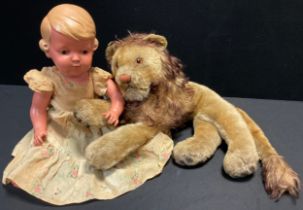 Toys and Juvenilia - a Steiff style golden mohair Lion, 18.5cm x 59; and a Rheinishche Gummi and
