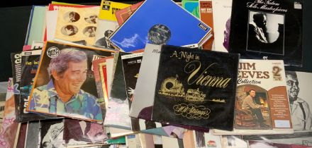 Vinyl records - Jazz, Rock’n’ Roll, etc, Louis Armstrong, Timi Yuro, Dionne Warwick, etc, qty.