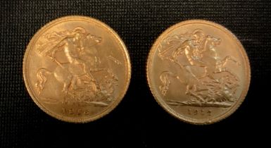 A George V gold half sovereign 1912, another 1916, both London Mint, 8g gross (2)