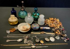 Jewellery & Glass - Victorian and later buttons, gold plated rings, necklaces, earrings etc, Mdina