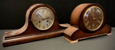 A Smith’s 30-day mantel clock, chiming movement; a mid century oak Napoleon Hat mantel clock, (2).