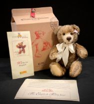 A Steiff limited edition bear, Brown Tipped English Teddy Bear, 2007/4000, boxed with paperwork.