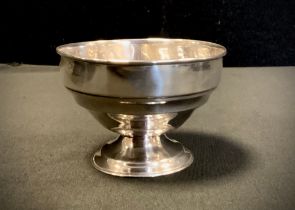 A George V silver footed bowl, Birmingham 1912