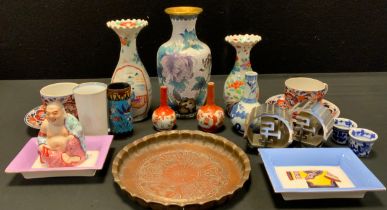 Oriental items - Chinese blue and white gourd vase, others Japanese Kutani, cloisonné enamel