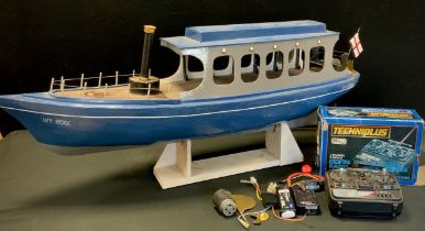 A Radio control wooden model steam boat, Ivy Rose, with ST model ST6DF handset, another Techniplus
