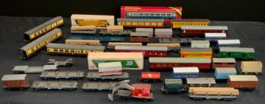 Toys - Hornby Dublo, Fleischmann, Wrenn and other OO Gauge rolling stock, inc MH6 excavator, Smoking