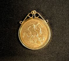 A Victorian sovereign, 9ct pendant mount, 1890, Sydney mint, 9.5g gross