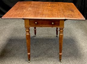 A 19th century mahogany Pembroke table, 73cm high x 105cm x 56cm (112cm with leave extended).