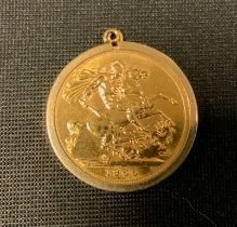 An Elizabeth II sovereign, 9ct pendant mount, 1966, London mint, 9.1g gross