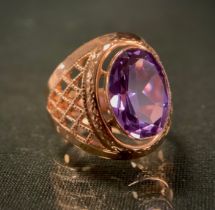 A 14ct rose gold synthetic alexandrite dress ring, stamped 583, size P, 7.9g gross