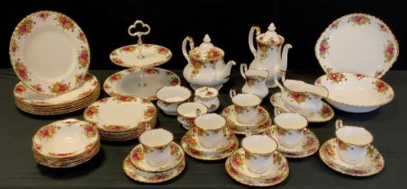 A Royal Albert Old Country Rose pattern dinner and tea set for six inc dinner plates, side plates,