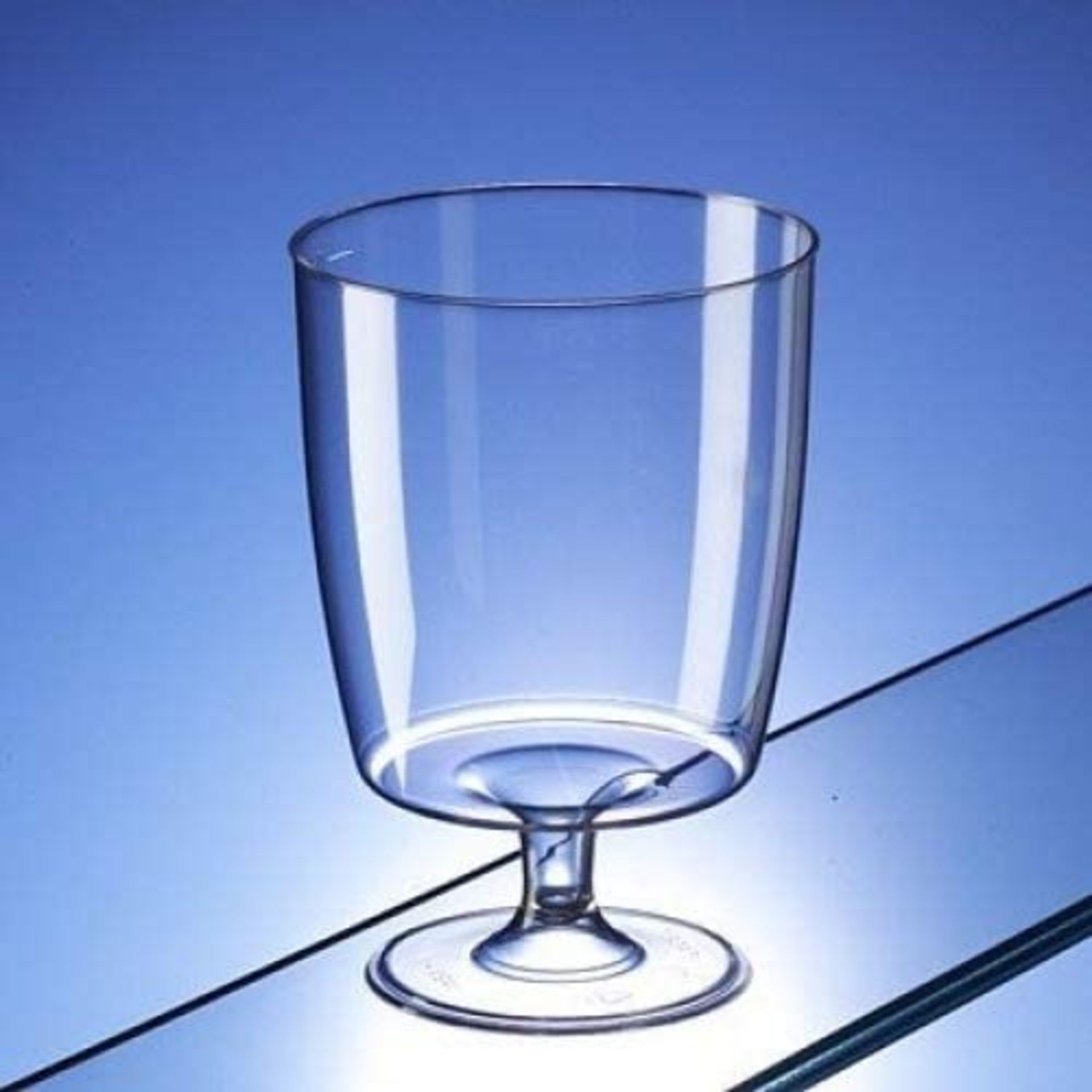 Approximately 100 Disposable Plastic Glasses 230ml RRP £20.99