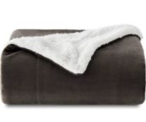 RRP £31.99 Bedsure Sherpa Fleece Throw Blanket Fluffy Microfibre Solid Blanket, 150 x 200cm