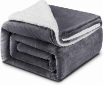 RRP £34.99 Blanket 130x160cm, 550GSM Thick Blanket, Sherpa Fleece , Warm and Cosy Throw