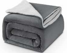 RRP £34.99 Blanket 130x160cm, 550GSM Thick Blanket, Sherpa Fleece , Warm and Cosy Throw