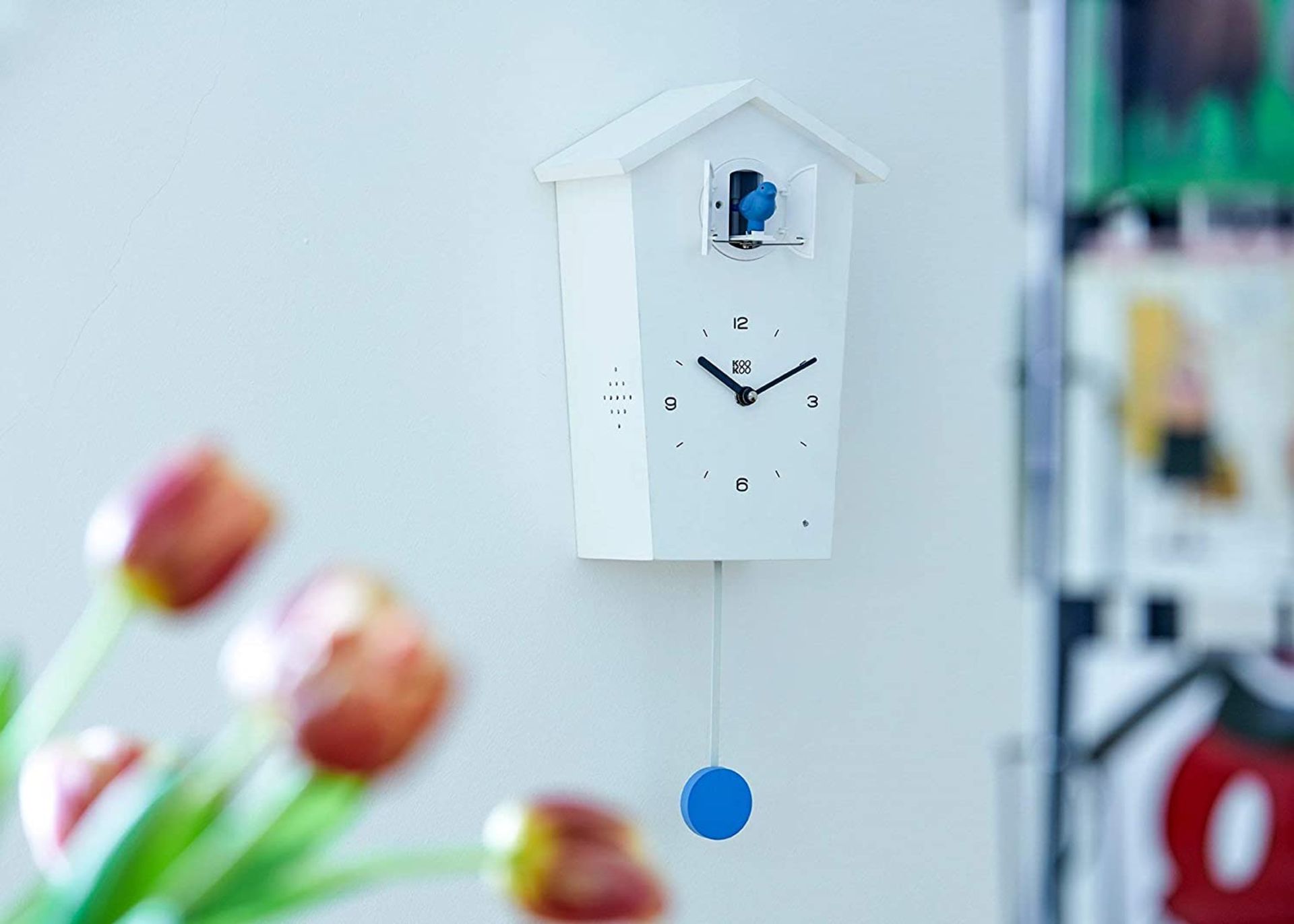 RRP £139.99 Kookoo BirdHouse White Modern Cuckoo Clock White 12 Natural Bird Sounds Cuckoo Call - Image 2 of 4