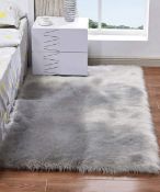 RRP £79.99 HARESLE Faux Fur Sheepskin Rugs Fluffy Rug Non-slip Carpet Soft Area Rug, Grey/4x6 ft,