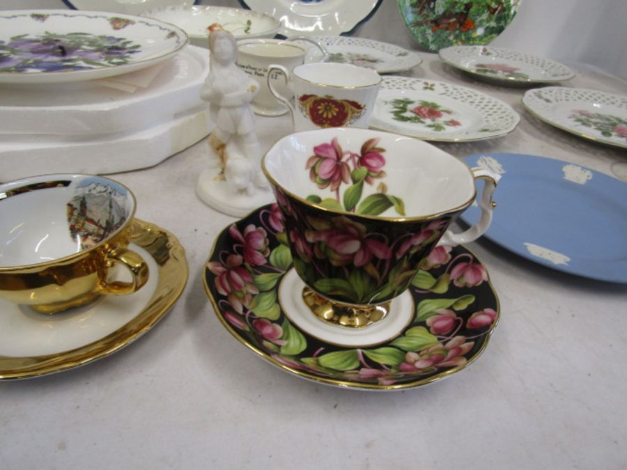 Jasperware, Royal Doulton etc- a collection of china plates and glasses - Image 5 of 5