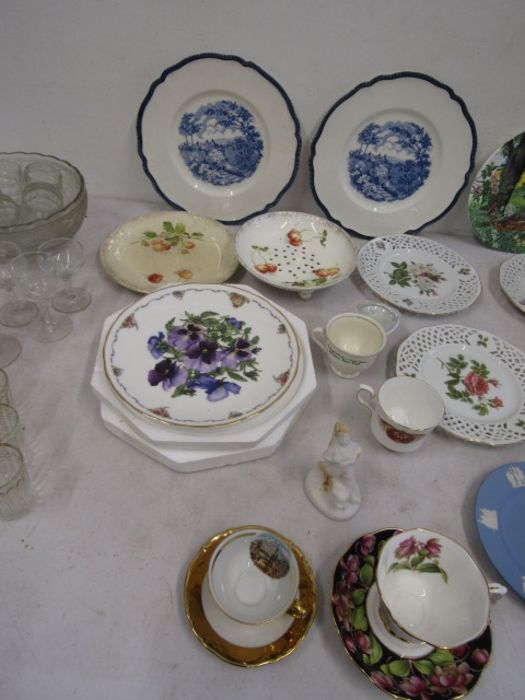 Jasperware, Royal Doulton etc- a collection of china plates and glasses - Image 3 of 5