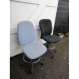 2 Adjustable swivel office chairs