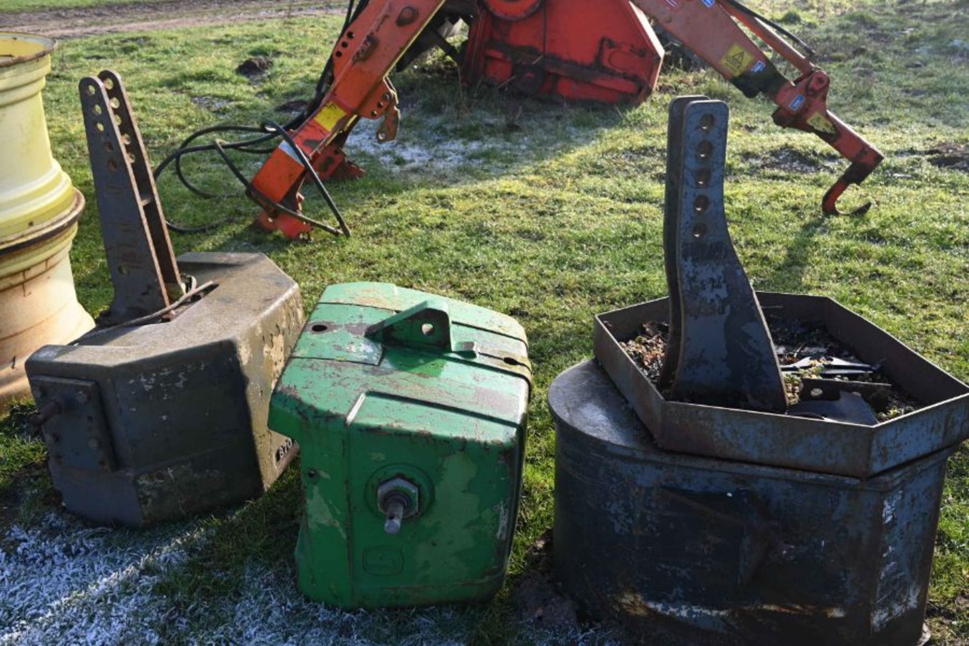 Front mounted tractor weight 900kg