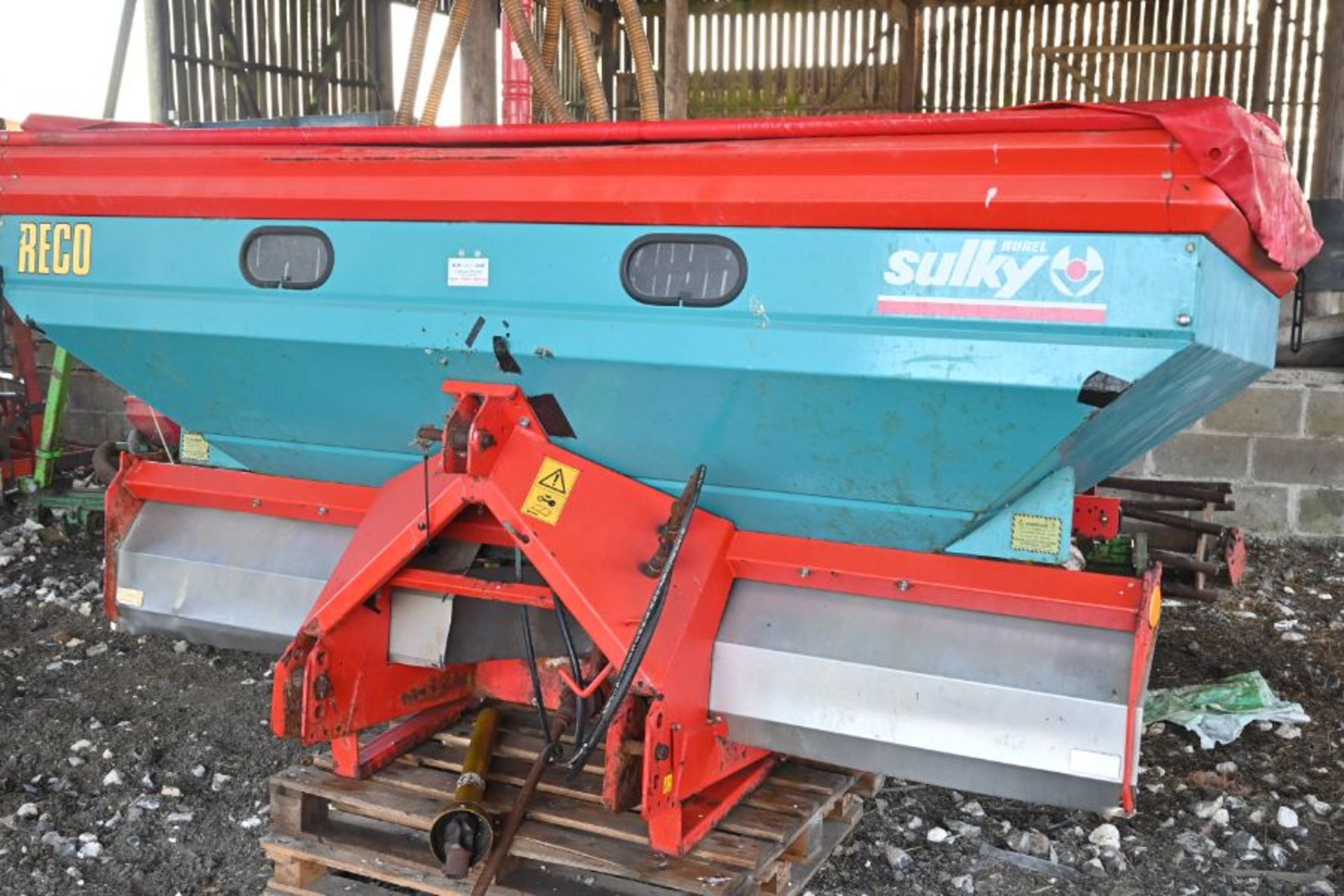 Reco Sulky Burel fertilizer spreader