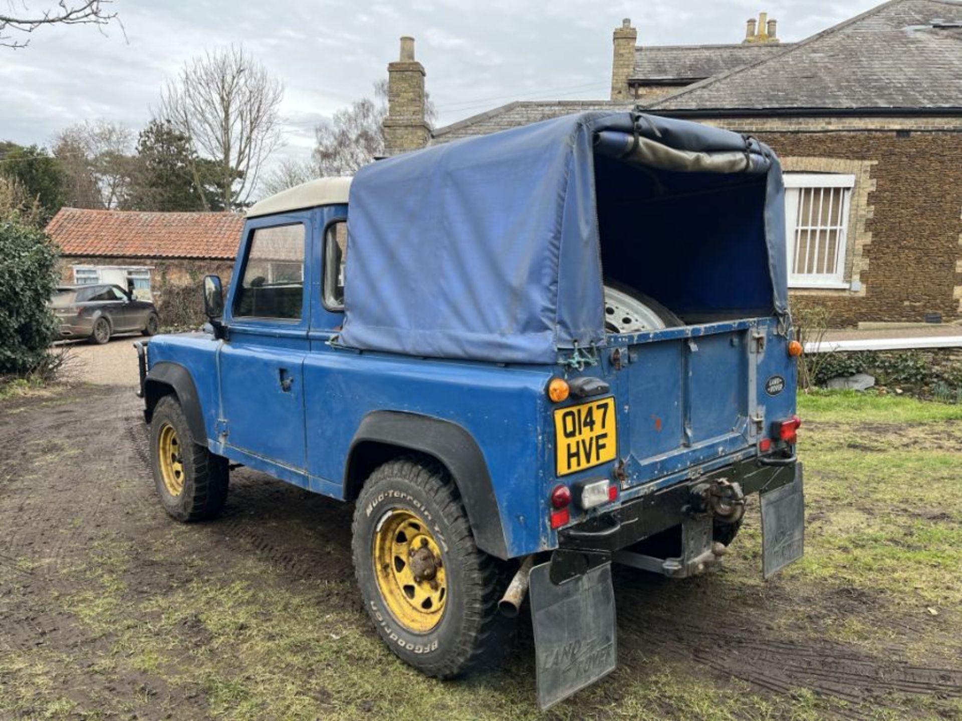 1992 Land Rover Defender, SWB pickup, blue complete with spare wheels and a heavy duty winch in - Image 9 of 11