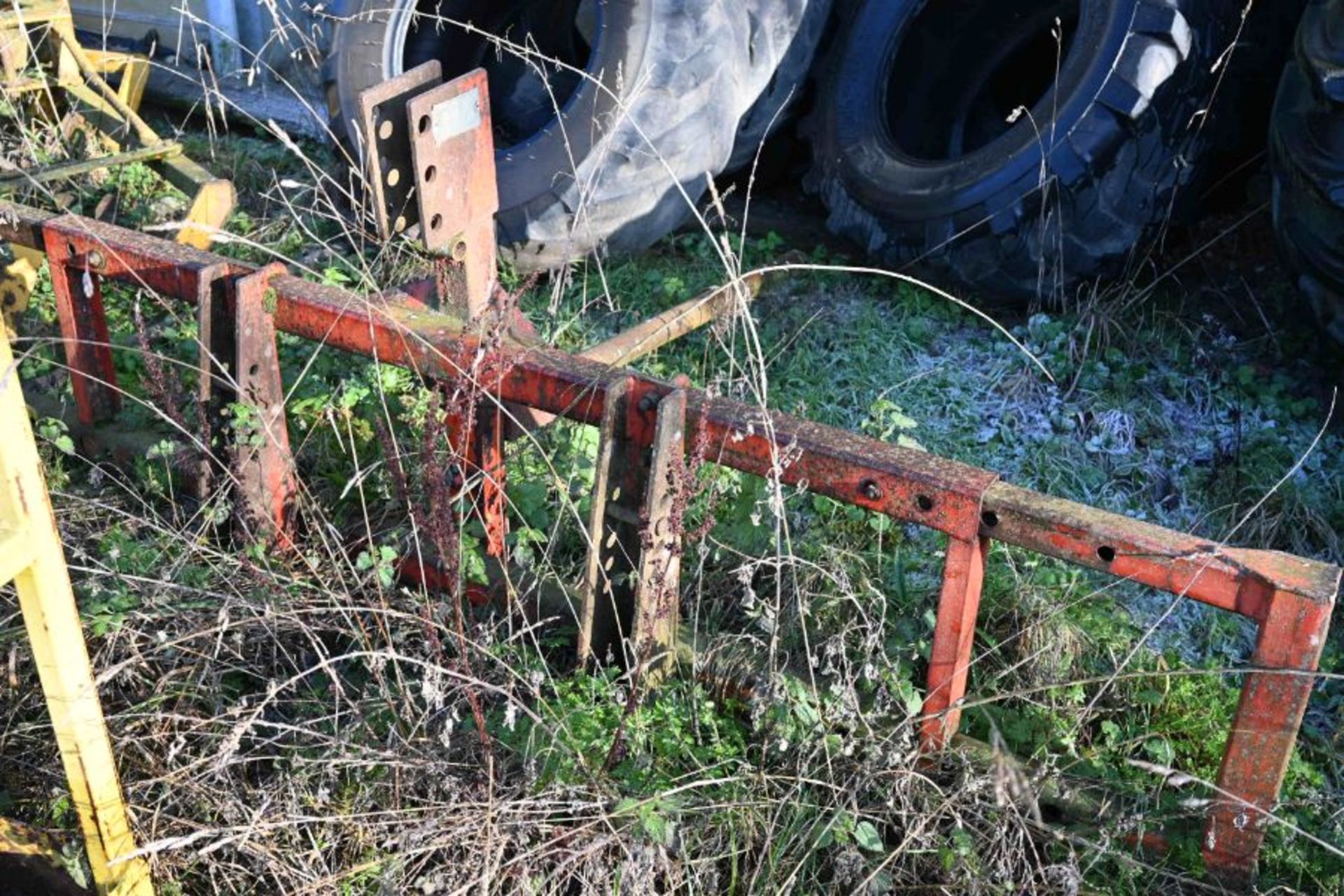 Bale spike holding two bales