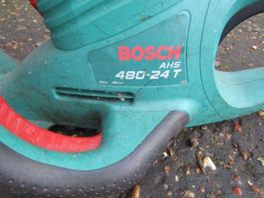 Bosch hedge trimmer from a house clearance - Image 2 of 3