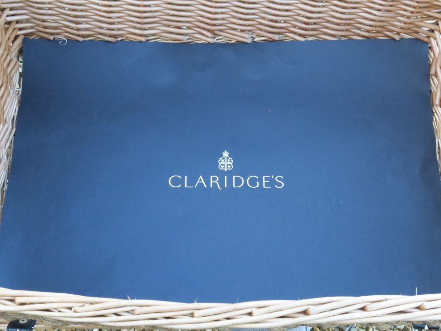 Claridges Mayfair Hamper Giant Wicker Basket 28" x 20" x 14" Rope Handles - Image 7 of 7