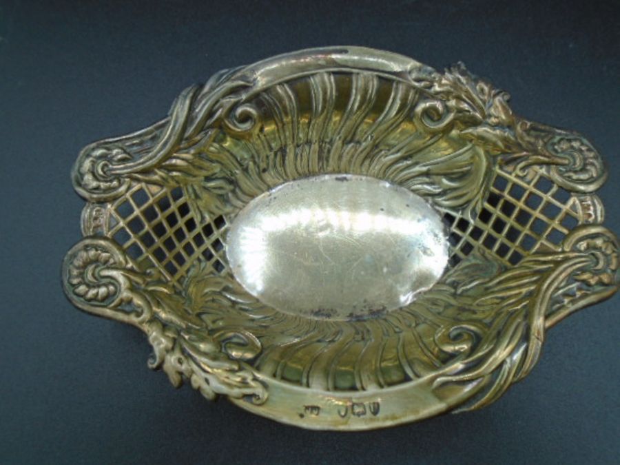 A silver hallmarked pin tray - London 1895 and a Silver handled button hook and shoe horn - - Image 2 of 3