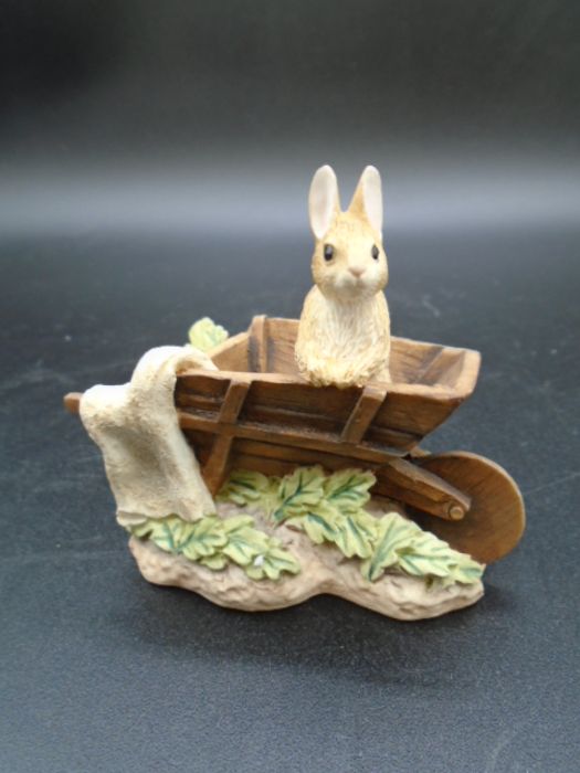 3 Border Fine Arts World of Beatrix Potter figurines - Peter Rabbit with Wheelbarrow 271810 and 2x - Image 5 of 7