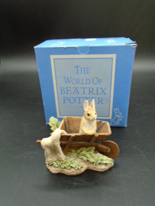 3 Border Fine Arts World of Beatrix Potter figurines - Peter Rabbit with Wheelbarrow 271810 and 2x - Image 4 of 7