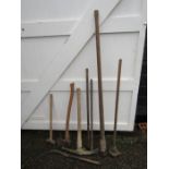 Pick axe, ground compactors, sledgehammer and axe etc