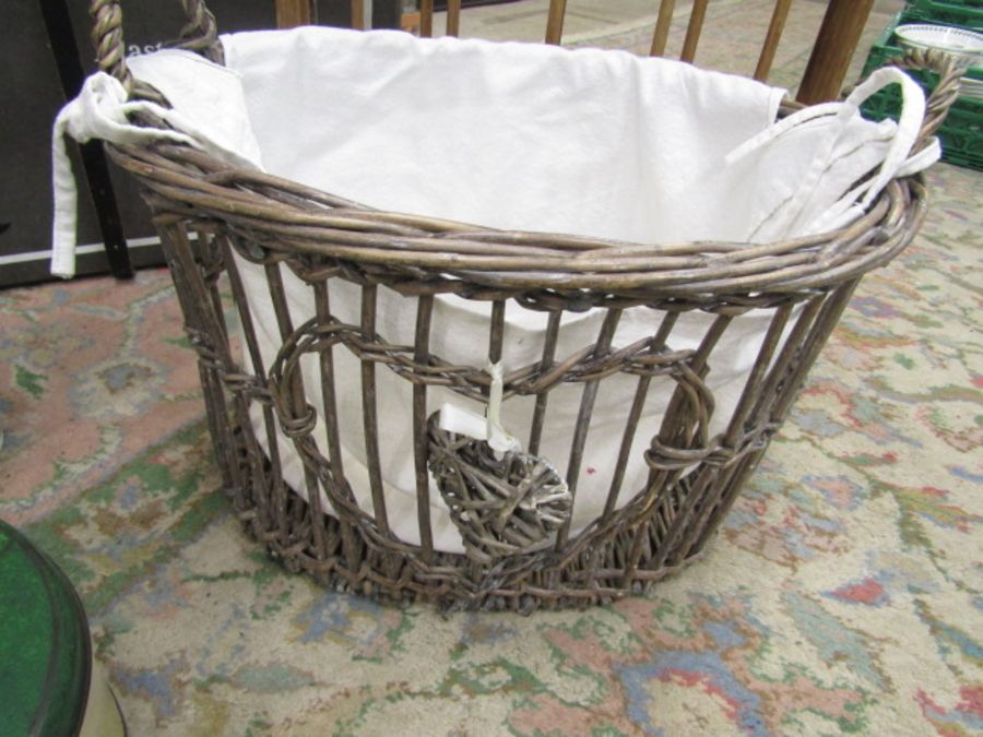 Vintage waste paper basket, seal laundry box, basket, hooks, cake tin etc - Image 4 of 7